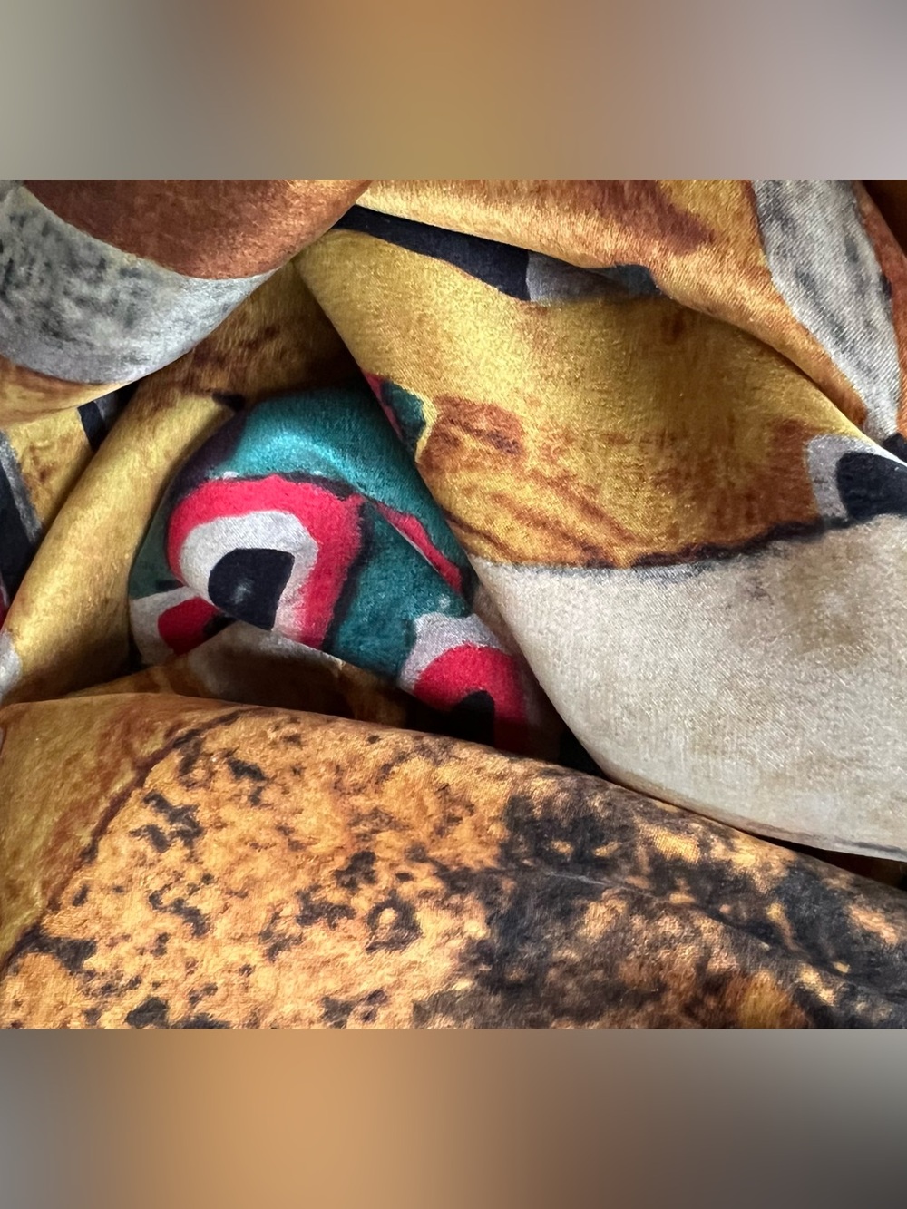Gustav Klimt The Kiss Silk Square Scarf Art Nouveau Gold Black Hand Rolled Hem - Picture 6 of 10